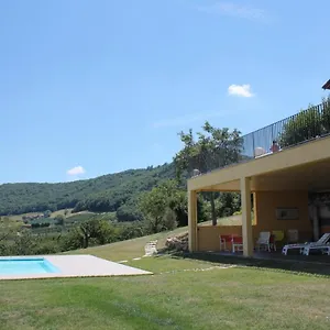 Pivoine Et Cerise Holding Five Bed & Breakfast