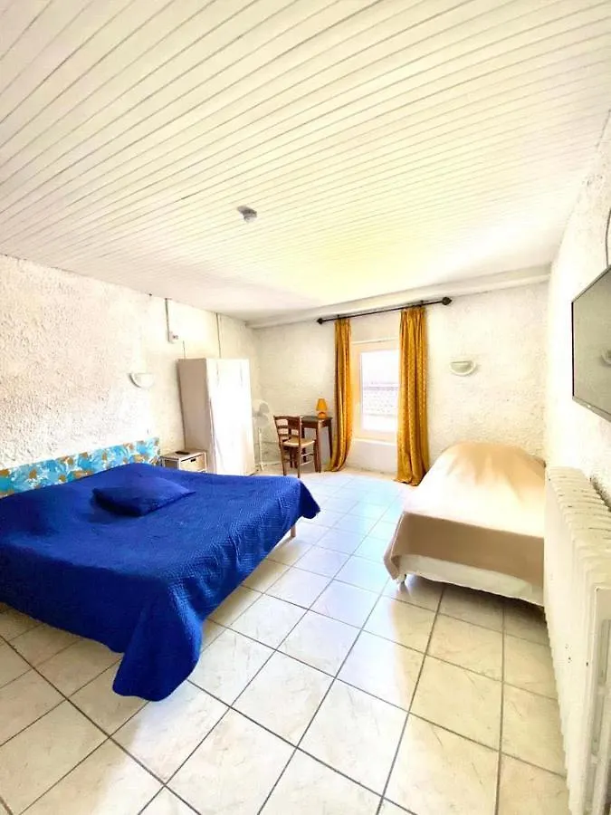 Les Voyageurs Otel Charols Fransa